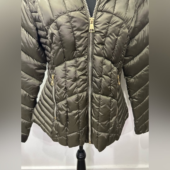 KARL LAGERFELD PARIS WOMEN'S OLIVE QUILTED PUFFER JACKET HOODED SIZE M NWOT - Picture 3 of 11